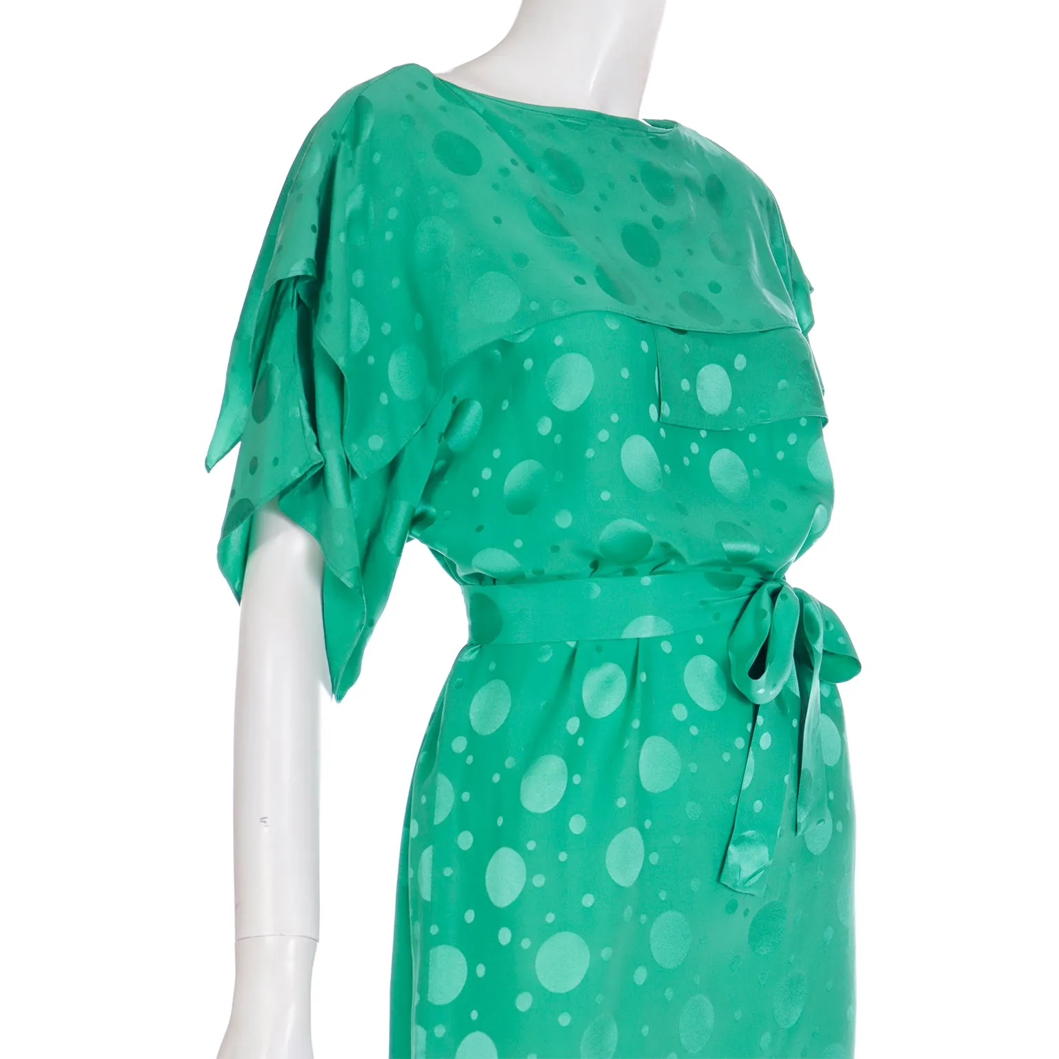 1970s Green Silk Tonal Dot Print Dress w Tiered Sleeves & Sash Belt