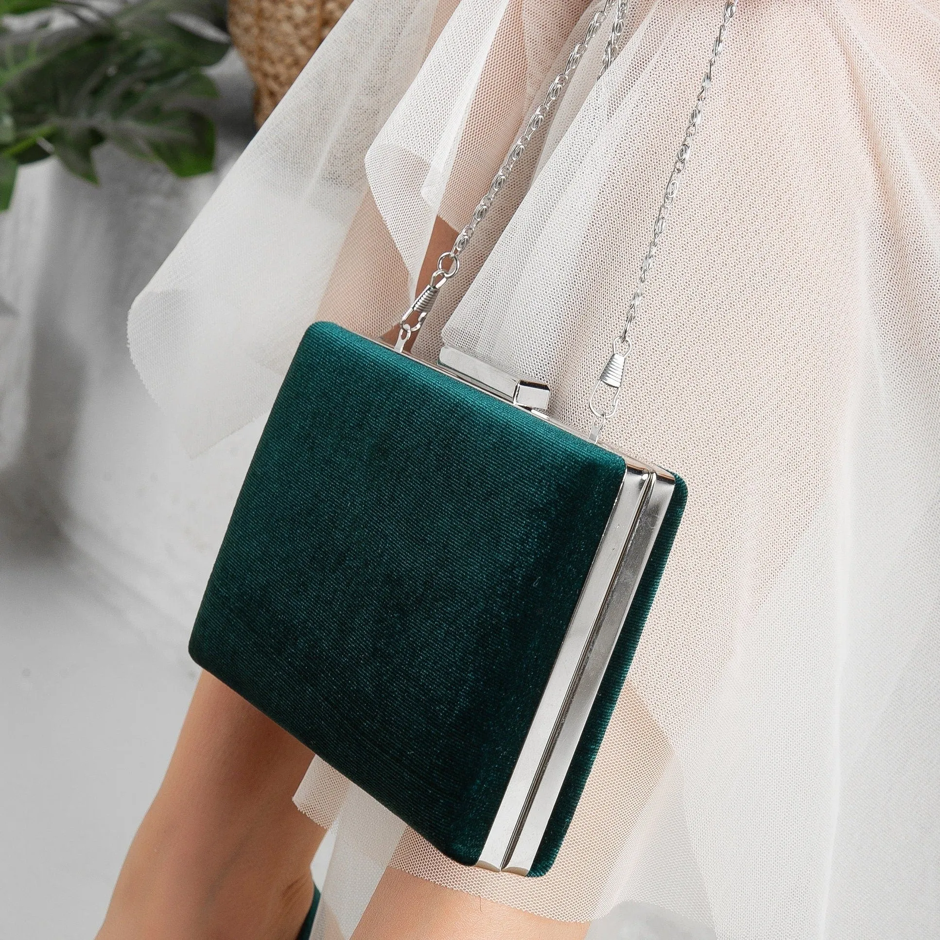 Clara - Green Velvet Clutch