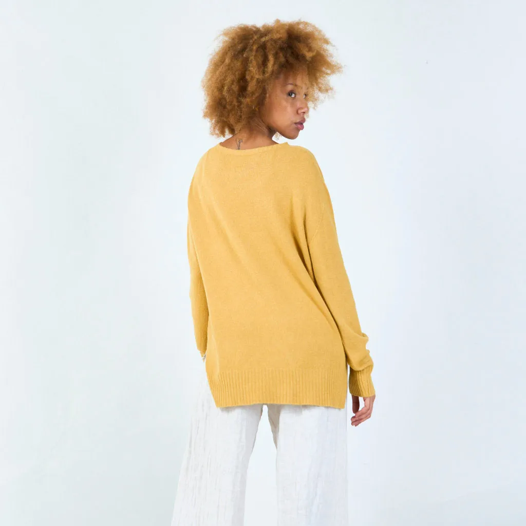 Classic knit sweater with ribbed hem wholesale