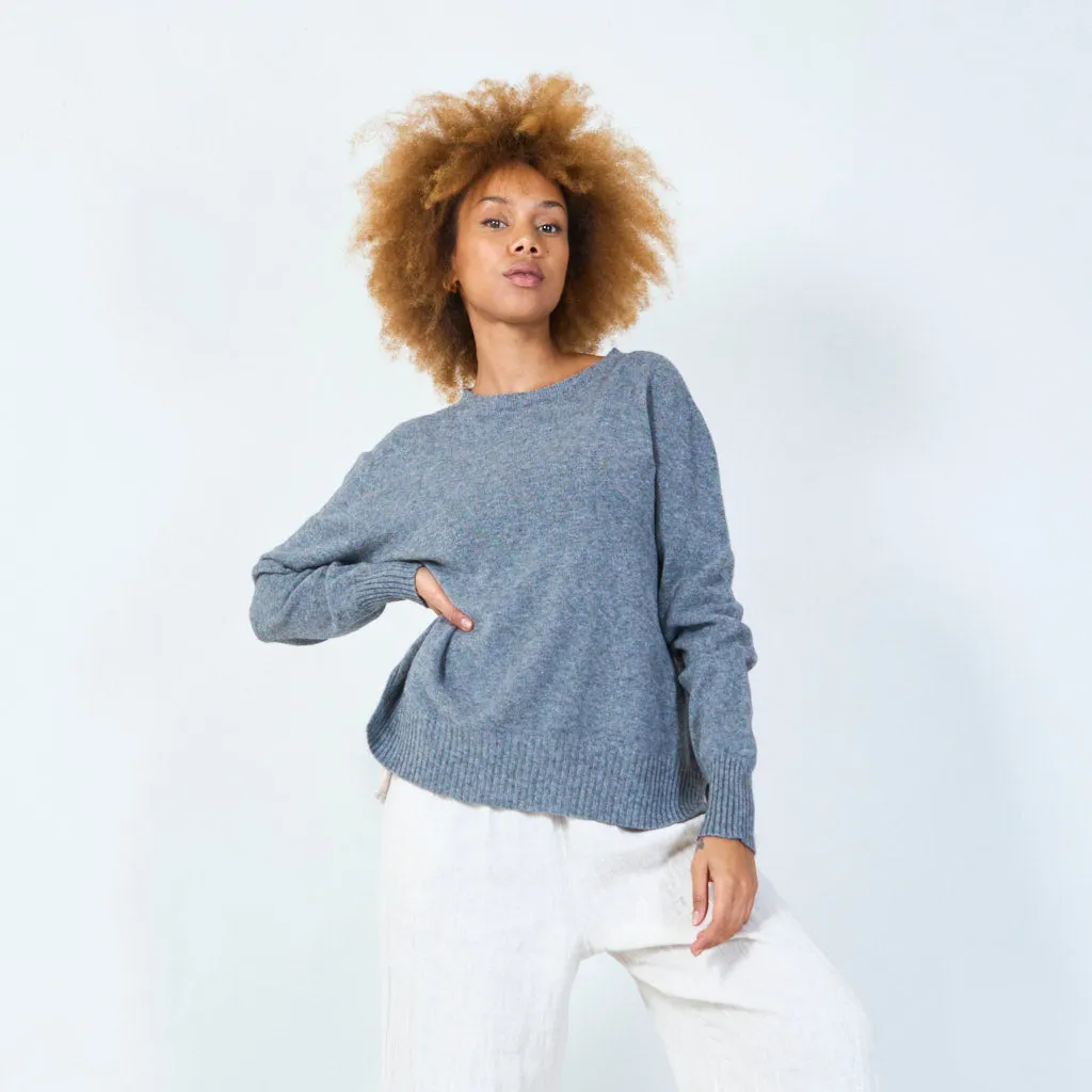 Classic knit sweater with ribbed hem wholesale