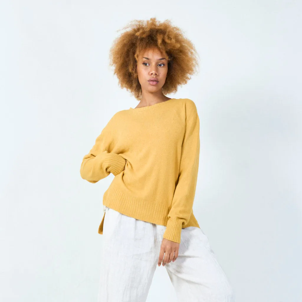 Classic knit sweater with ribbed hem wholesale