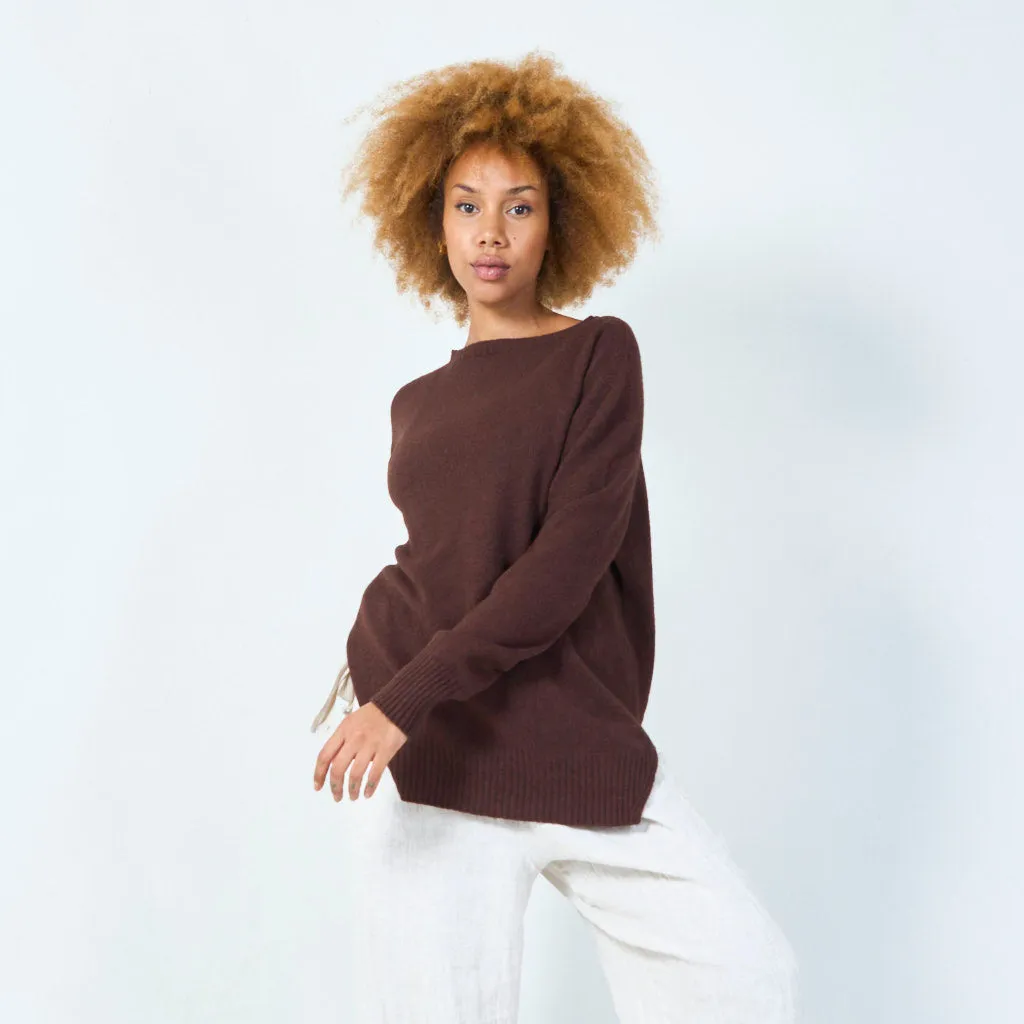 Classic knit sweater with ribbed hem wholesale