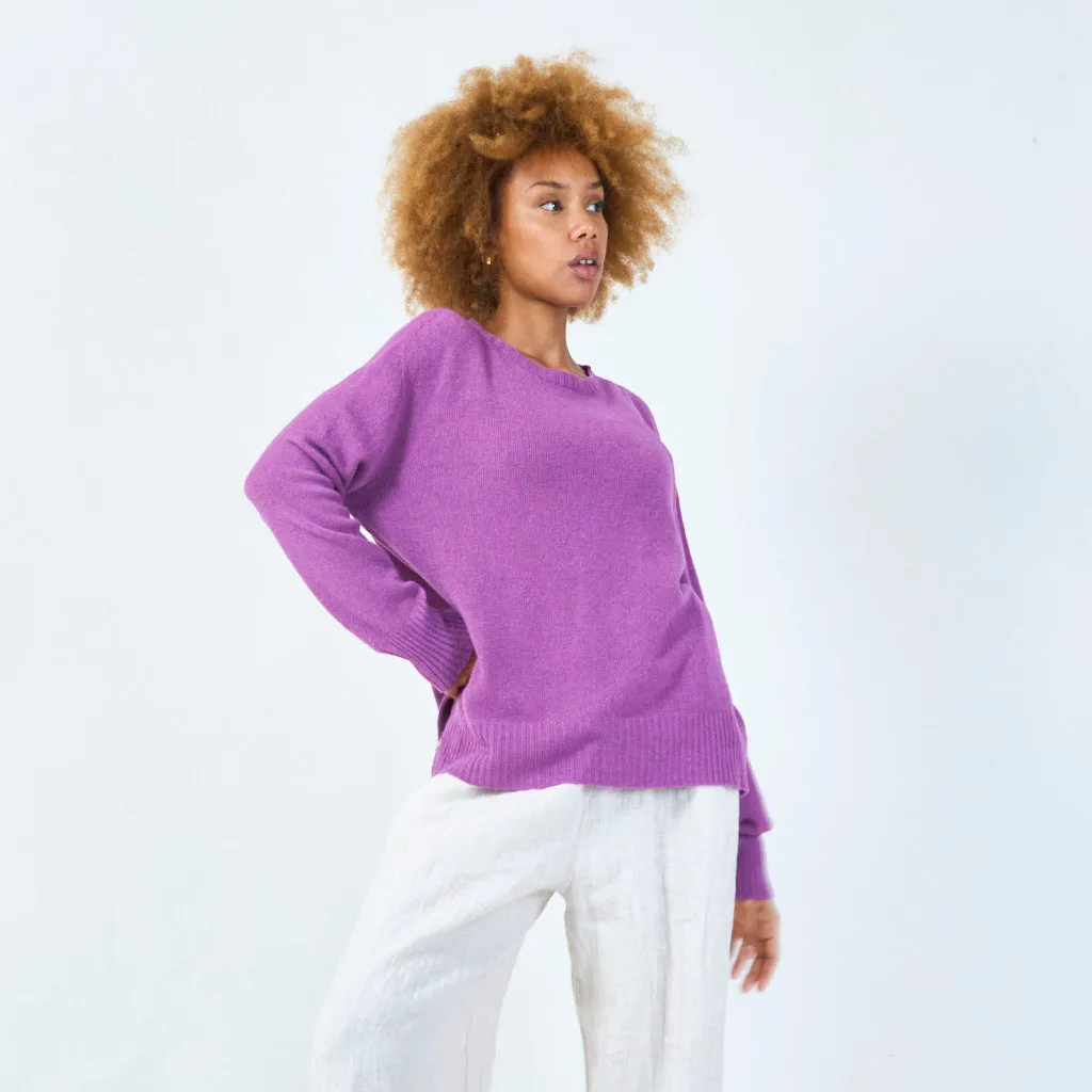 Classic knit sweater with ribbed hem wholesale