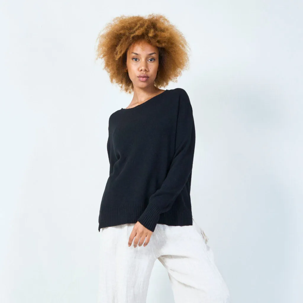 Classic knit sweater with ribbed hem wholesale