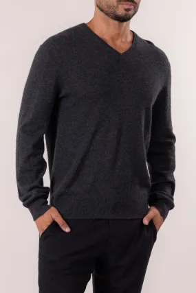 CLASSIC V-NECK SWEATER