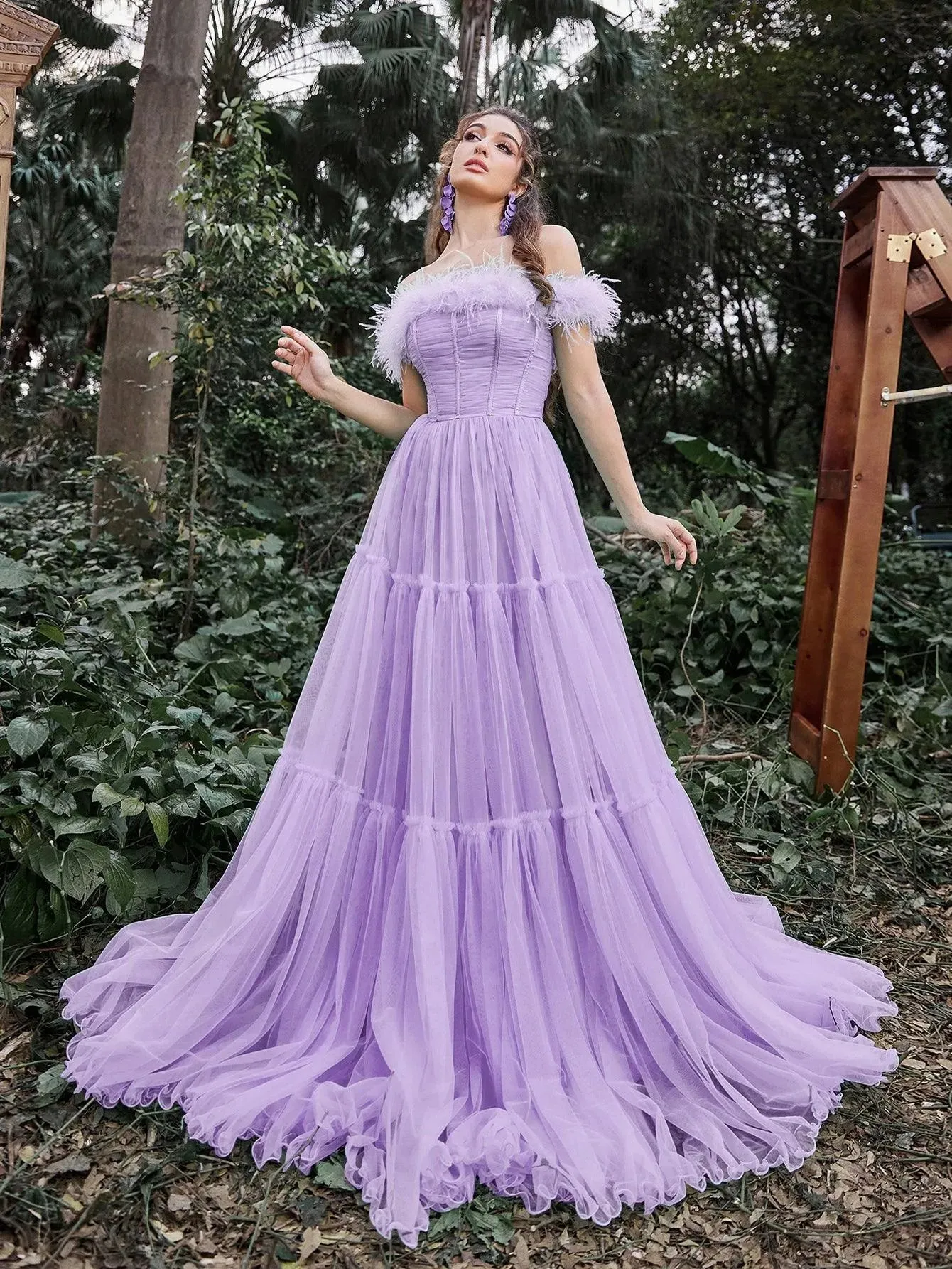 Elegant Feather Trim Off Shoulder Layered Tulle Prom Dress