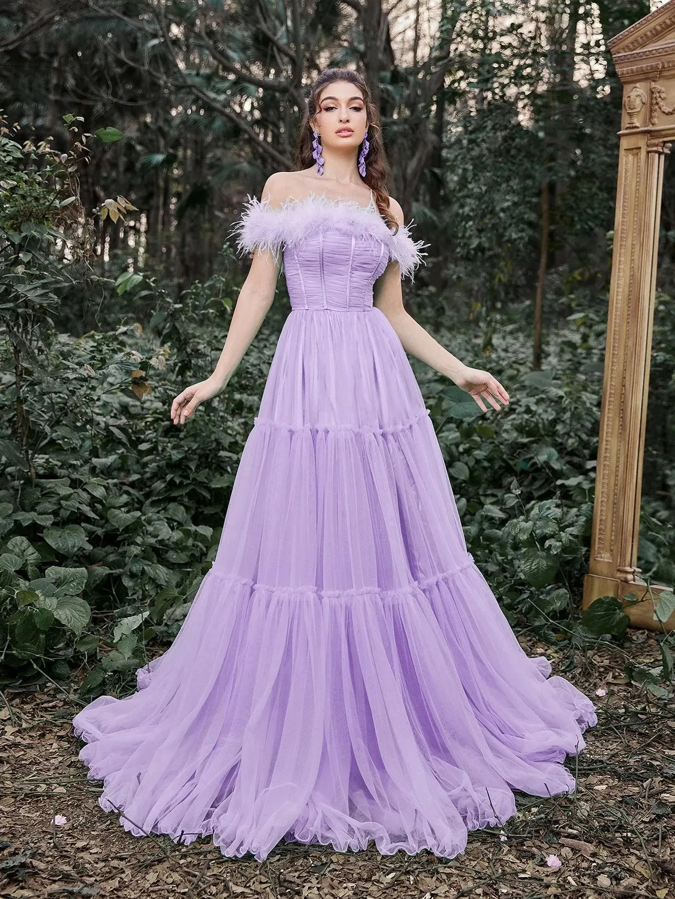 Elegant Feather Trim Off Shoulder Layered Tulle Prom Dress