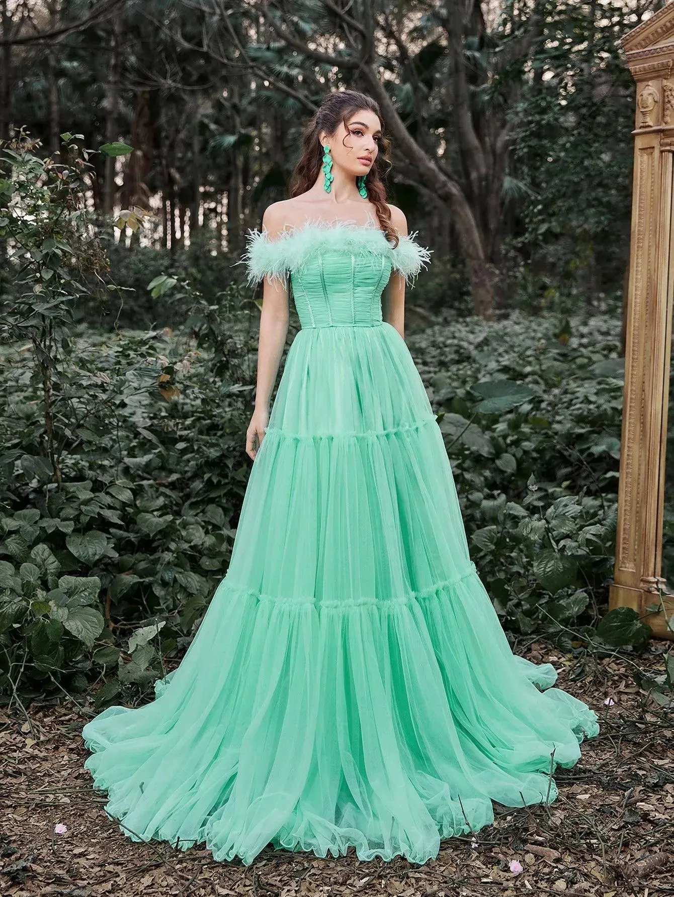 Elegant Feather Trim Off Shoulder Layered Tulle Prom Dress