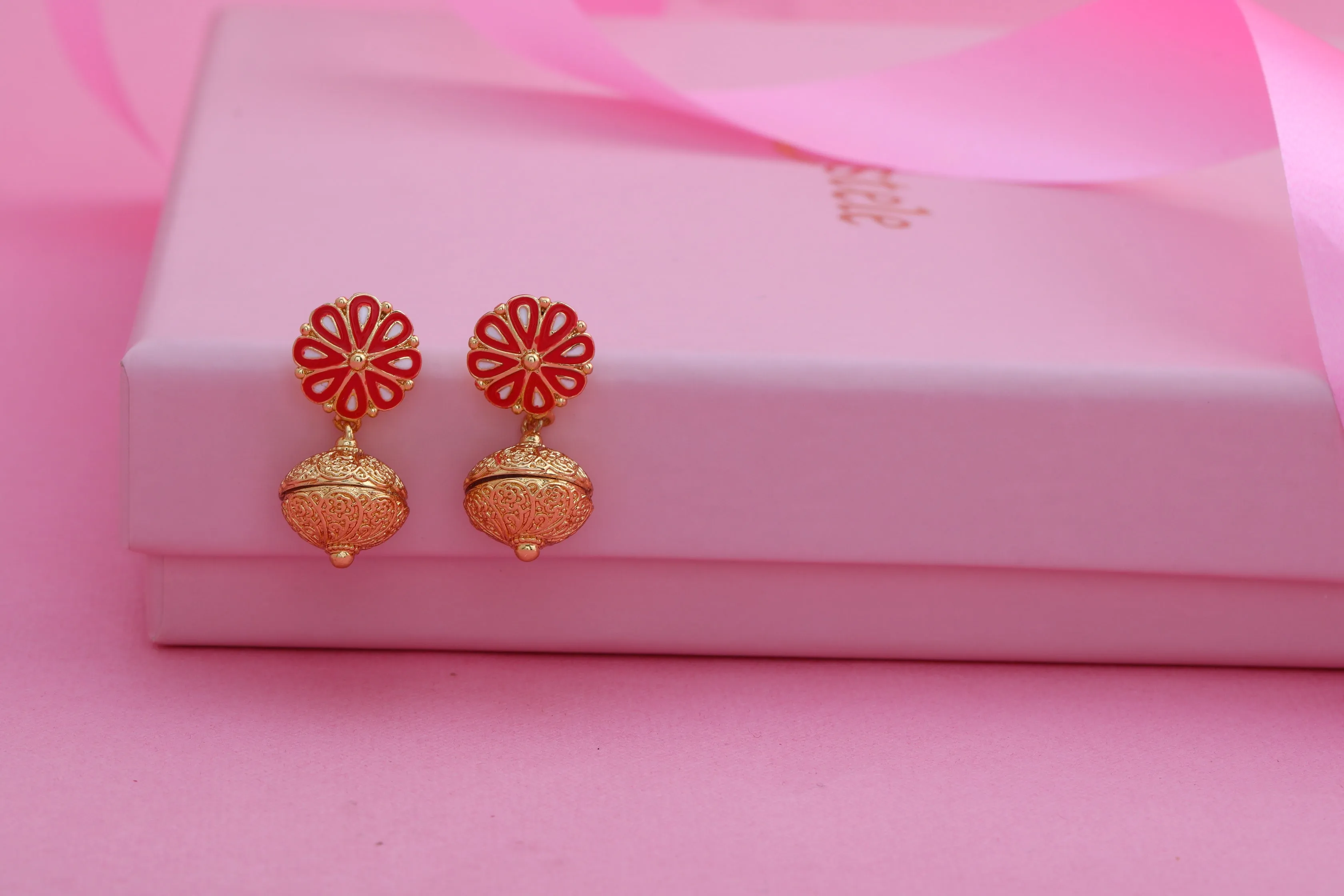 ESTELE - Trendy Gold Plated Pearl Dangle Earrings