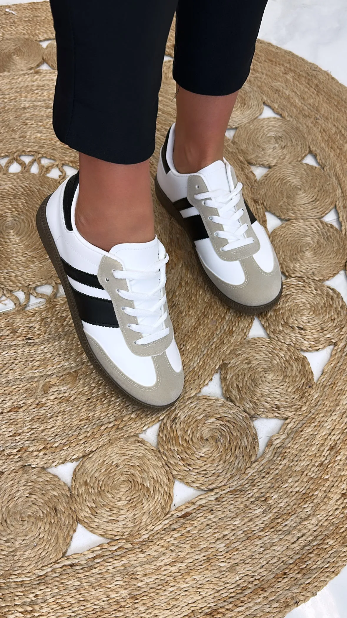 Larsa White/Black Lace Up Sneakers